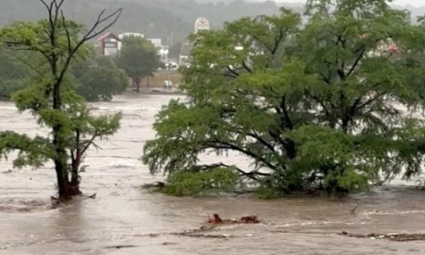 配资知识网 美国南部面临洪水威胁 暴雨来袭